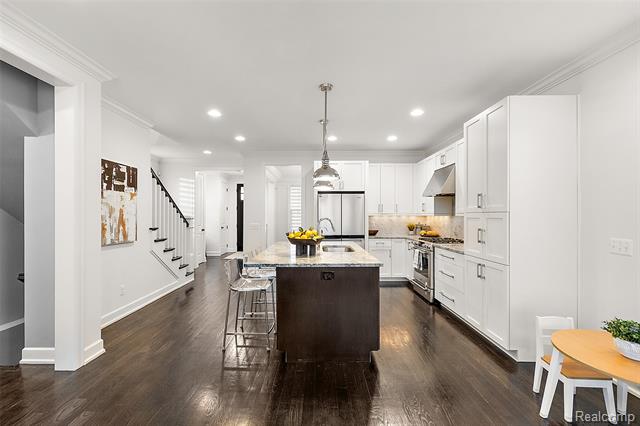 Builiding view ten for 1544 Ruffner, Birmingham, MI. 48009