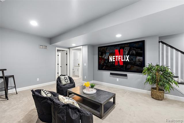 Builiding view thirty nine for 1544 Ruffner, Birmingham, MI. 48009