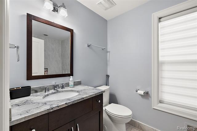 Builiding view thirty one for 1544 Ruffner, Birmingham, MI. 48009