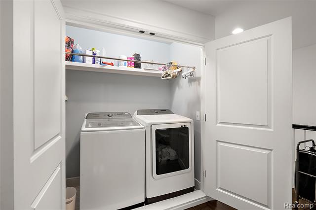 Builiding view thirty three for 1544 Ruffner, Birmingham, MI. 48009