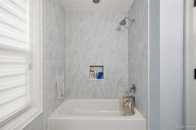 Builiding view thirty two for 1544 Ruffner, Birmingham, MI. 48009