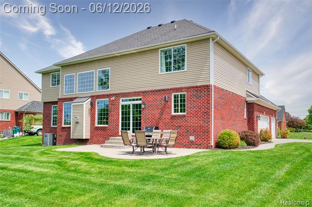 Builiding view forty one for 24455 Glenwood, South Lyon, MI. 48178