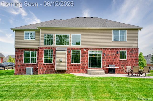 Builiding view forty two for 24455 Glenwood, South Lyon, MI. 48178