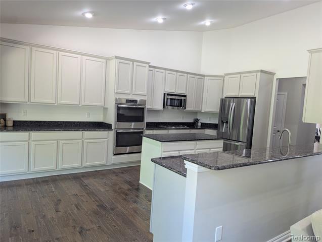 Builiding view nine for 23790 Millwood, South Lyon, MI. 48178