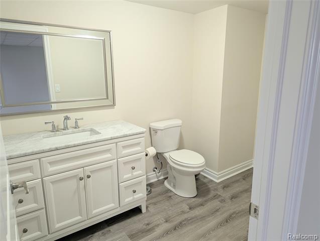 Builiding view thirty seven for 23790 Millwood, South Lyon, MI. 48178