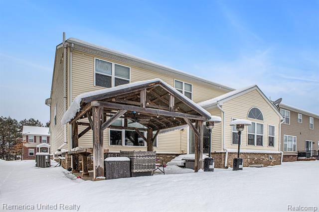 Builiding view twenty two for 59696 Twin Pines, New Hudson, MI. 48165