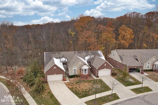 Builiding view thirty one for 40618 Lenox Park, Novi, MI. 48377