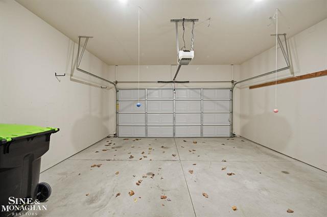 Builiding view thirty for 40618 Lenox Park, Novi, MI. 48377