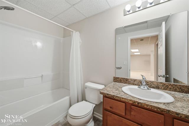 Builiding view twenty seven for 40618 Lenox Park, Novi, MI. 48377