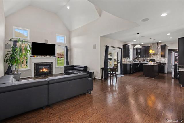 Builiding view eleven for 50371 Langley, Novi, MI. 48374
