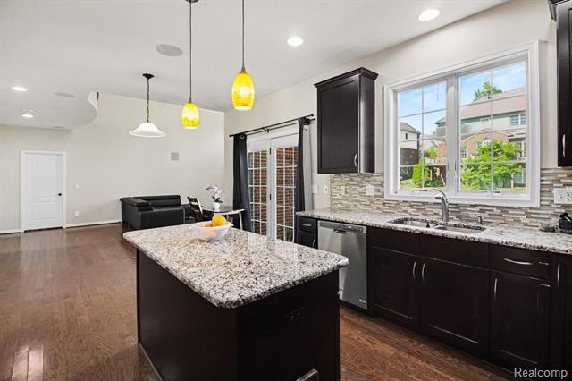 Builiding view fifteen for 50371 Langley, Novi, MI. 48374