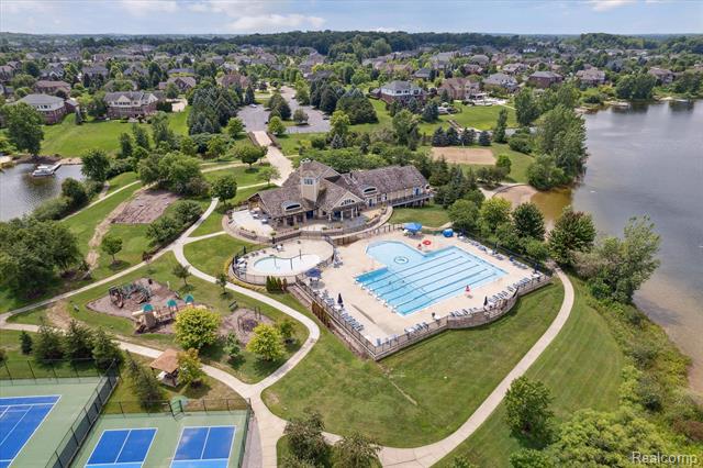 Builiding view fifty for 50371 Langley, Novi, MI. 48374