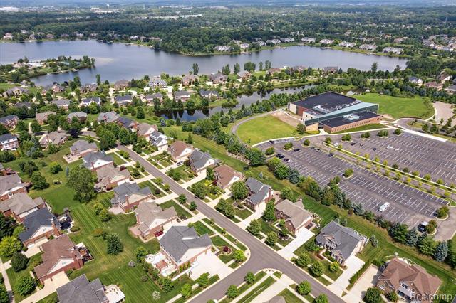 Builiding view forty five for 50371 Langley, Novi, MI. 48374