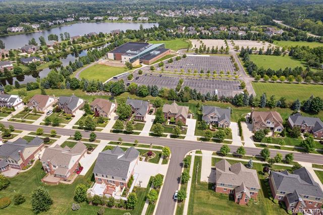 Builiding view forty four for 50371 Langley, Novi, MI. 48374