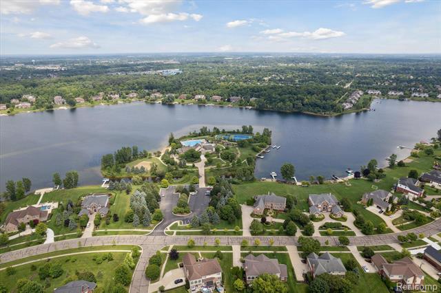 Builiding view forty one for 50371 Langley, Novi, MI. 48374