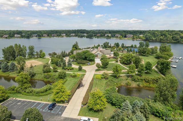 Builiding view forty six for 50371 Langley, Novi, MI. 48374