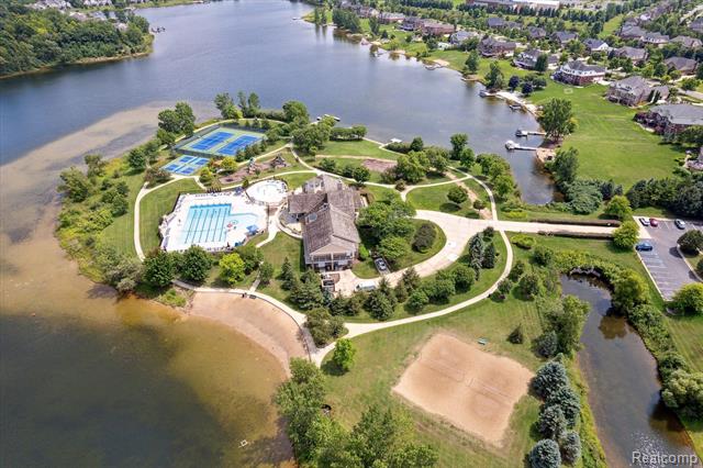 Builiding view forty two for 50371 Langley, Novi, MI. 48374
