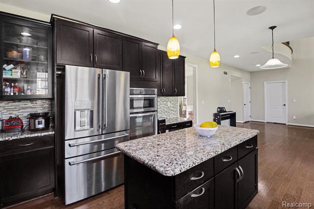 Builiding view fourteen for 50371 Langley, Novi, MI. 48374