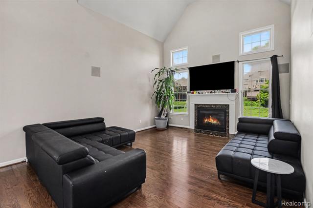 Builiding view seven for 50371 Langley, Novi, MI. 48374