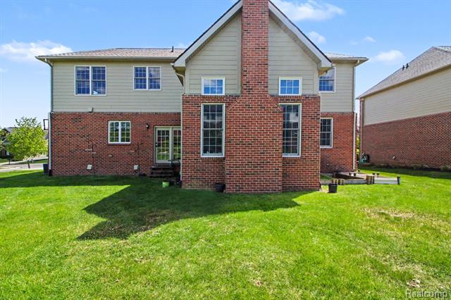 Builiding view thirty five for 50371 Langley, Novi, MI. 48374