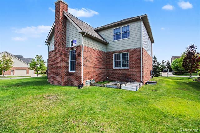 Builiding view thirty seven for 50371 Langley, Novi, MI. 48374