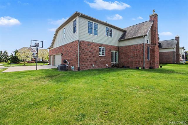 Builiding view thirty six for 50371 Langley, Novi, MI. 48374