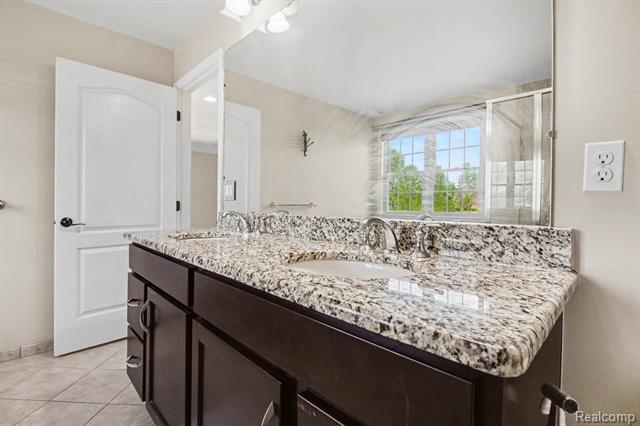 Builiding view twenty eight for 50371 Langley, Novi, MI. 48374