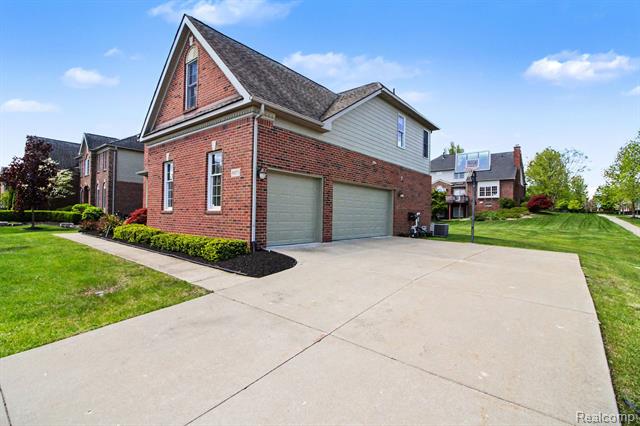 Builiding view two for 50371 Langley, Novi, MI. 48374