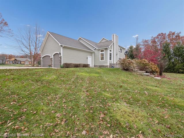 Builiding view fifty two for 214 Presidio, Ortonville, MI. 48462