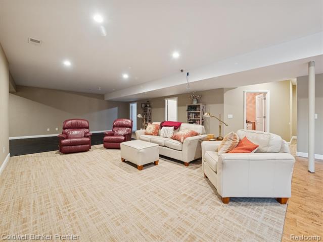 Builiding view forty four for 214 Presidio, Ortonville, MI. 48462