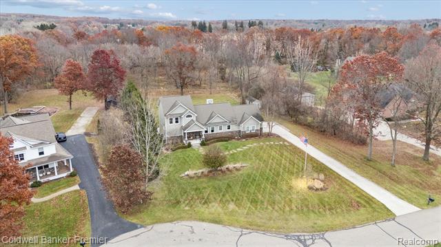 Builiding view sixty one for 214 Presidio, Ortonville, MI. 48462