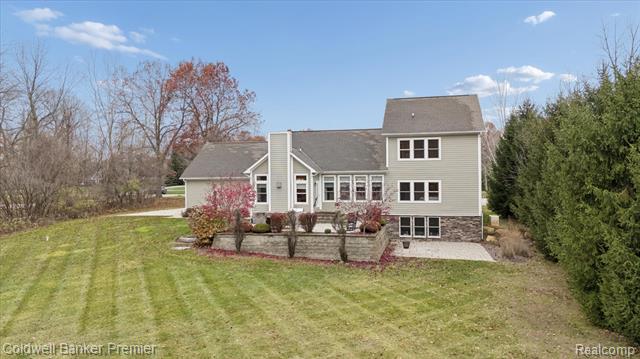 Builiding view sixty for 214 Presidio, Ortonville, MI. 48462