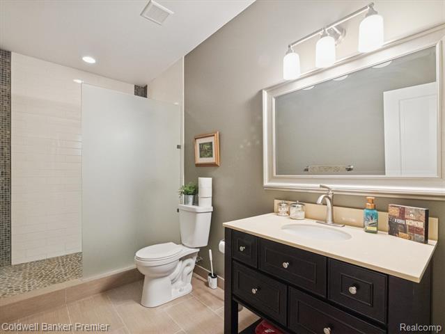 Builiding view thirty nine for 214 Presidio, Ortonville, MI. 48462