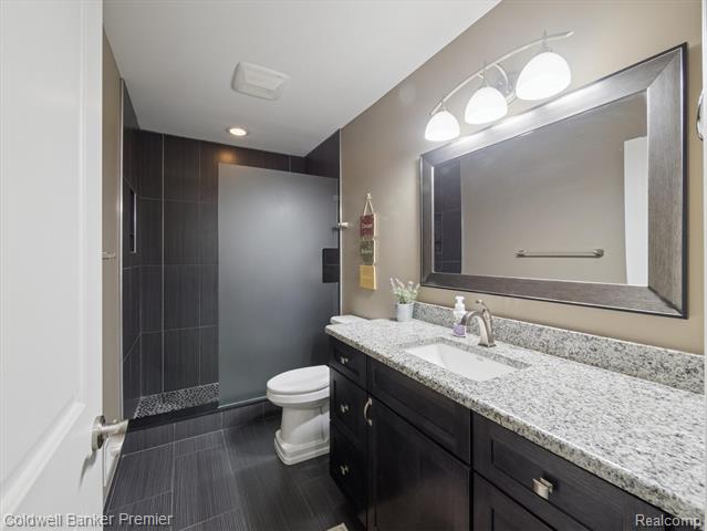 Builiding view thirty one for 214 Presidio, Ortonville, MI. 48462