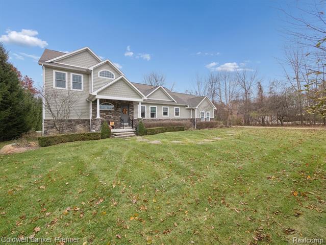 Builiding view twelve for 214 Presidio, Ortonville, MI. 48462