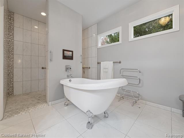 Builiding view twenty eight for 214 Presidio, Ortonville, MI. 48462