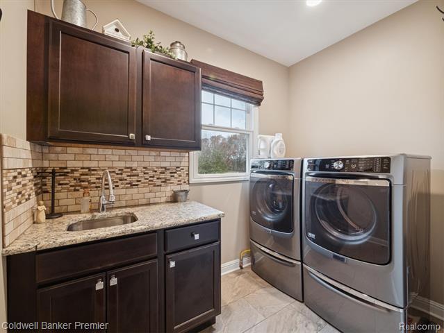 Builiding view twenty four for 214 Presidio, Ortonville, MI. 48462