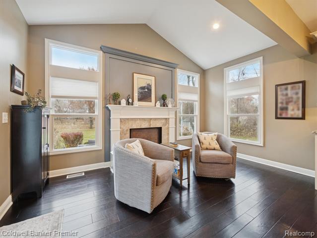 Builiding view twenty for 214 Presidio, Ortonville, MI. 48462