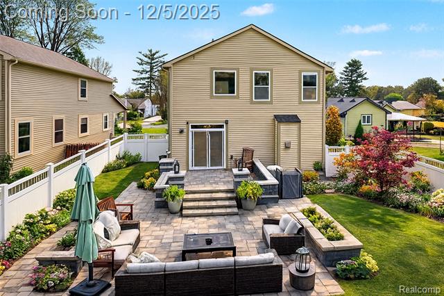 Builiding view forty one for 838 Coolidge, Clawson, MI. 48017