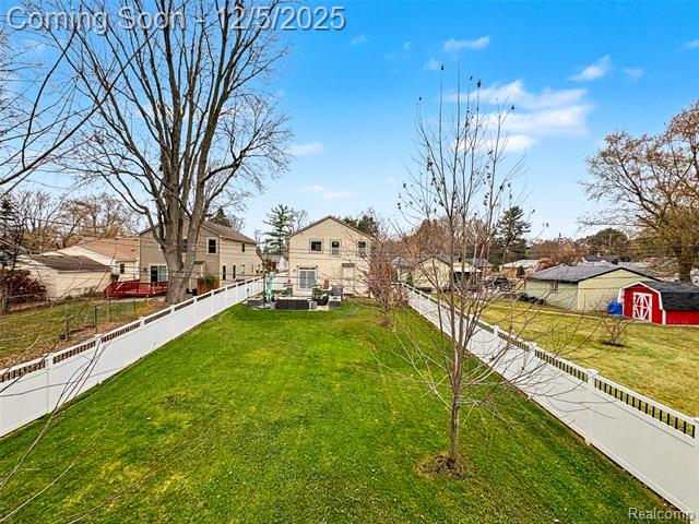 Builiding view thirty one for 838 Coolidge, Clawson, MI. 48017