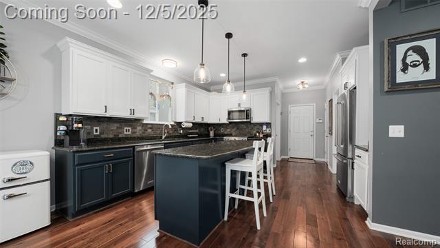 Builiding view twelve for 838 Coolidge, Clawson, MI. 48017