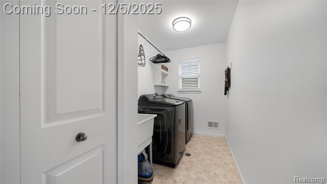 Builiding view twenty six for 838 Coolidge, Clawson, MI. 48017