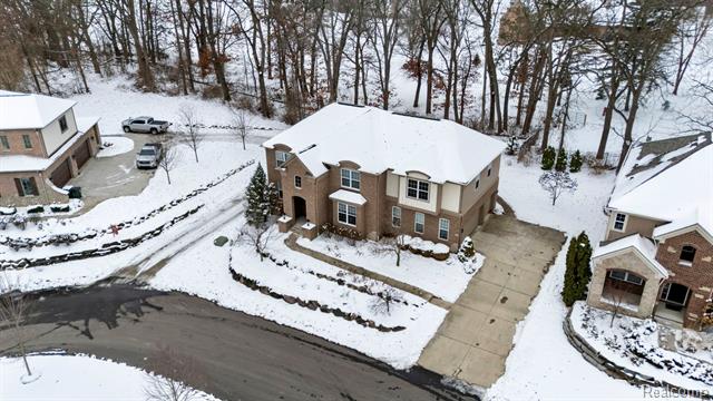 Builiding view fifty nine for 146 Crosbie, Lake Orion, MI. 48362