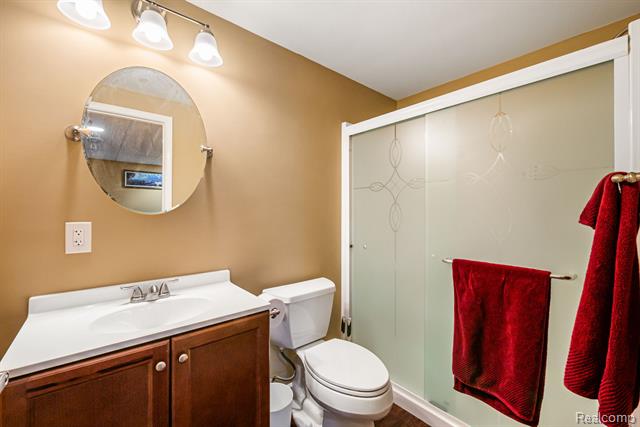 Builiding view forty eight for 146 Crosbie, Lake Orion, MI. 48362