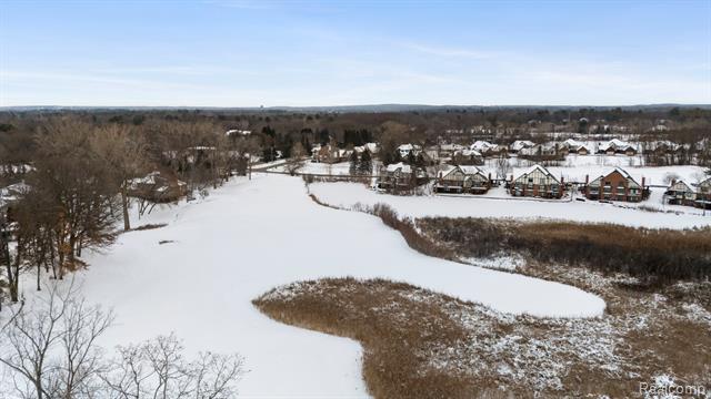 Builiding view seventy seven for 146 Crosbie, Lake Orion, MI. 48362