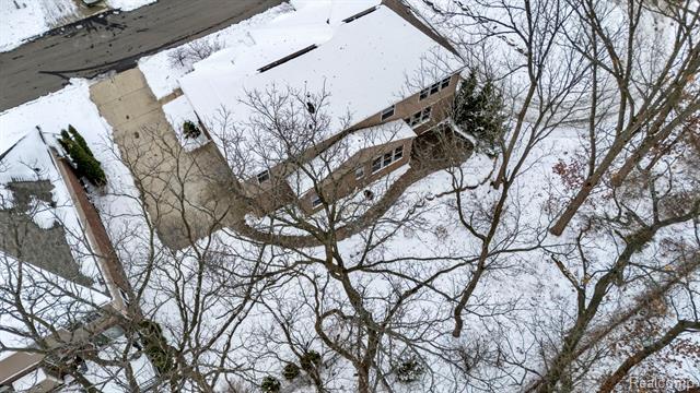 Builiding view seventy two for 146 Crosbie, Lake Orion, MI. 48362