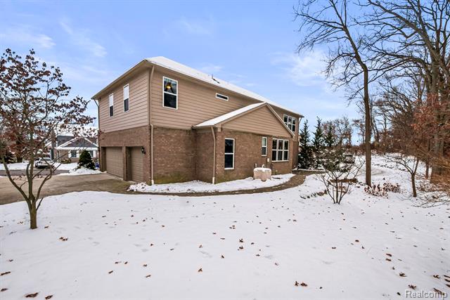 Builiding view sixty nine for 146 Crosbie, Lake Orion, MI. 48362