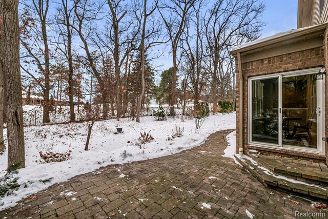 Builiding view sixty seven for 146 Crosbie, Lake Orion, MI. 48362