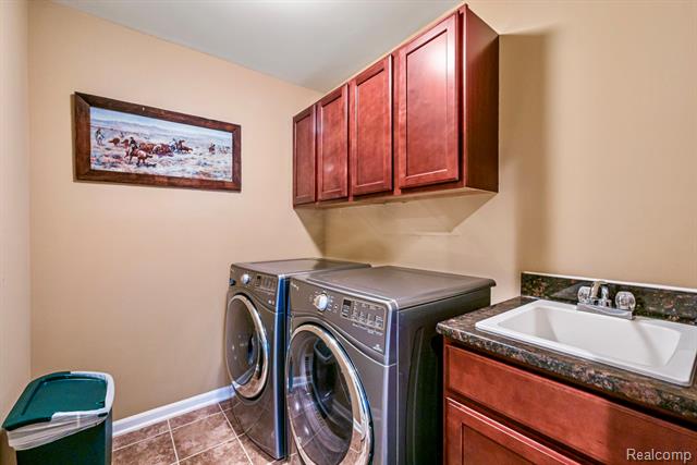 Builiding view thirty nine for 146 Crosbie, Lake Orion, MI. 48362