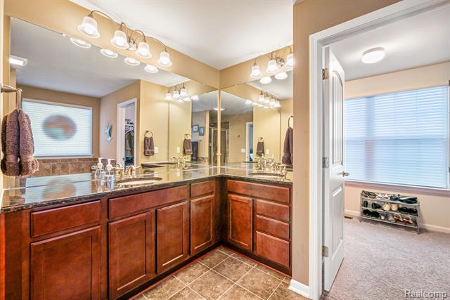 Builiding view thirty two for 146 Crosbie, Lake Orion, MI. 48362